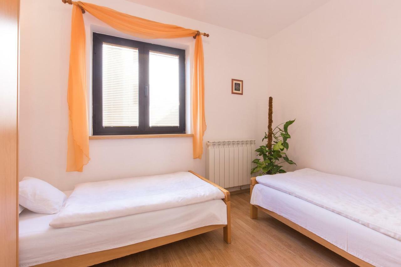 Villa Paradiso Punat Exterior photo
