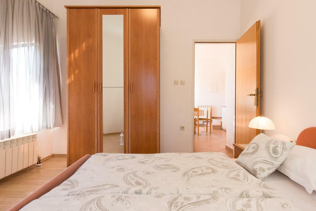 Villa Paradiso Punat Exterior photo